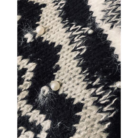 Cejon Knitted Black & White Pearl Detail Blanket Knit Warm Scarf Women - Picture 7 of 9